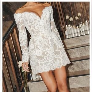 Laylatailorshop Off-Shoulder Lace Dress